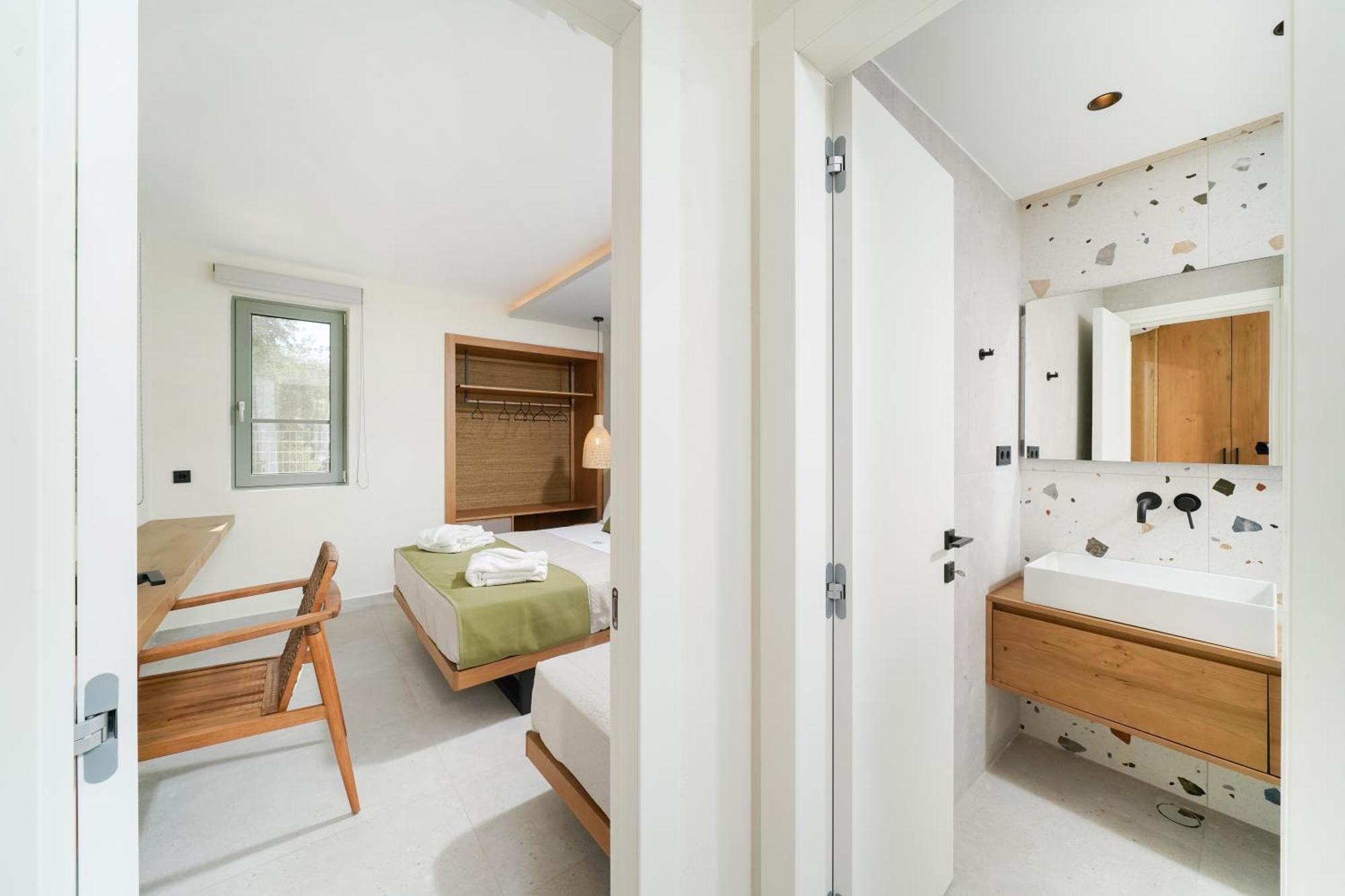 Azzure Luxury Suites بوتوس المظهر الخارجي الصورة